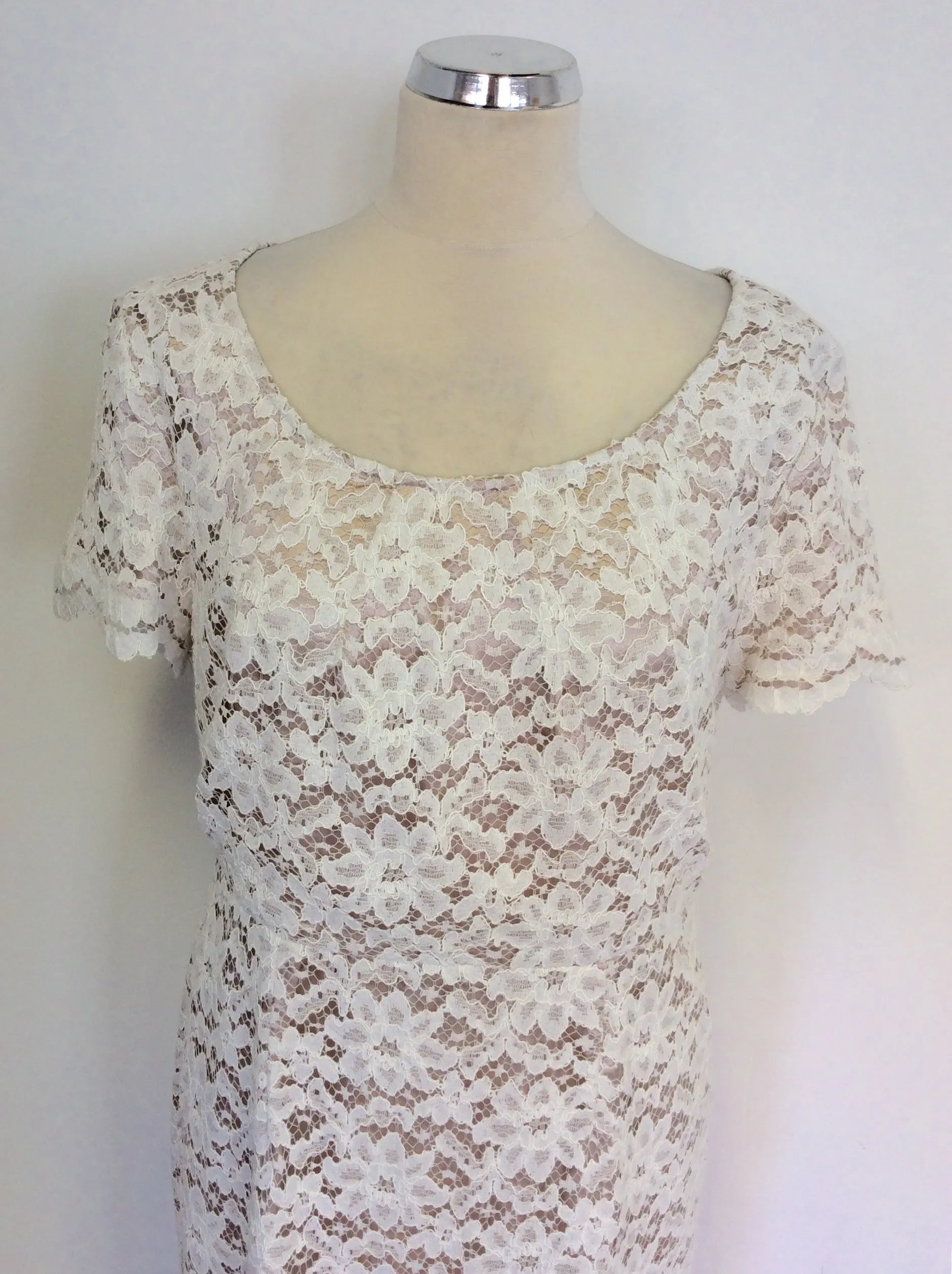 BEIGE & WHITE LACE SHORT SLEEVE PENCIL DRESS SIZE 14