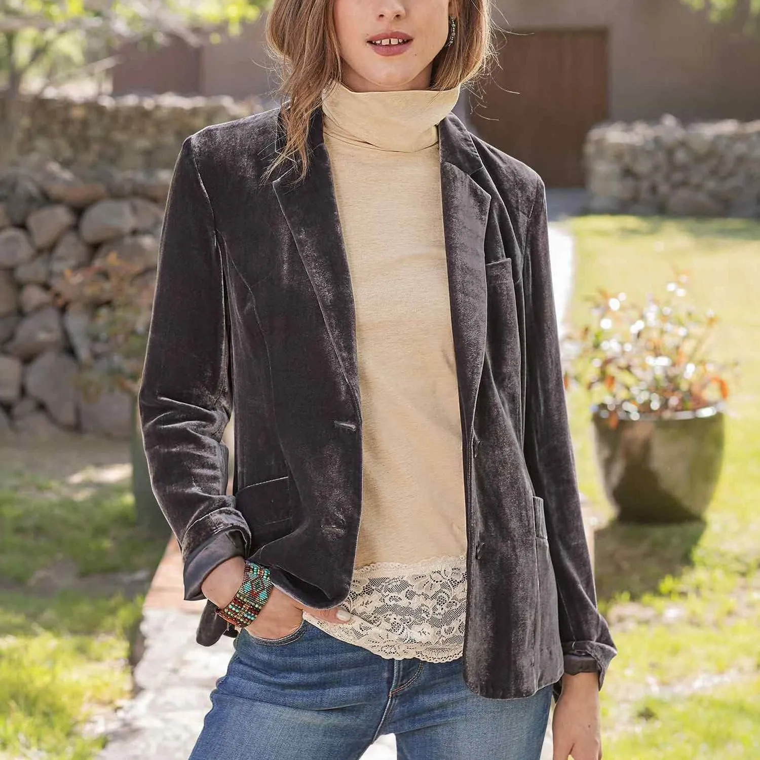 Womens Velvet Blazer Cozy Lightweight Outerwear Retro Buttons Long Sleeve Pokets Jacket Cardigan Coat Office Blazers